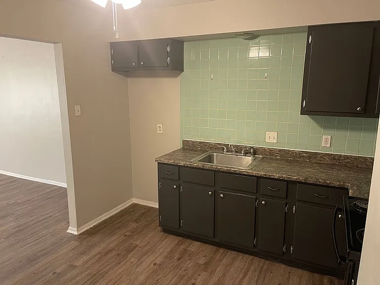 3255 Delor Ave — Photo 4