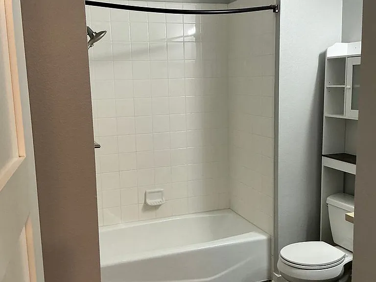 537 W Maple Ave — Photo 29