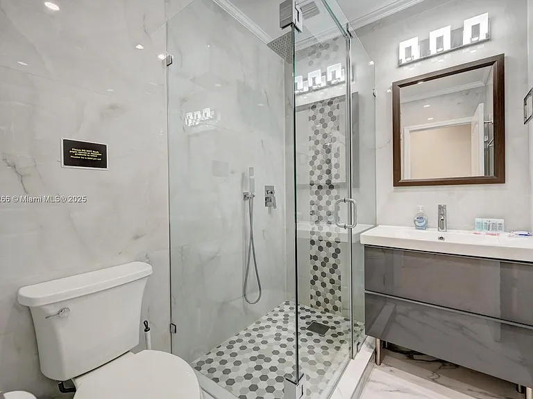 1311 Rodman St — Photo 33