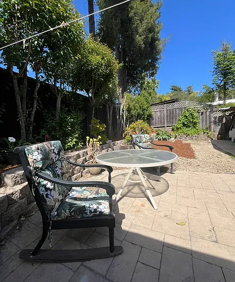 402 Pine St — Photo 2