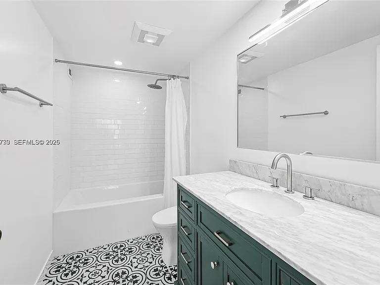 2500 Parkview Dr #1503 — Photo 14