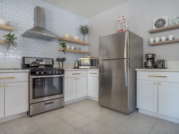 2401 Predera Ave, Henderson, NV 89052