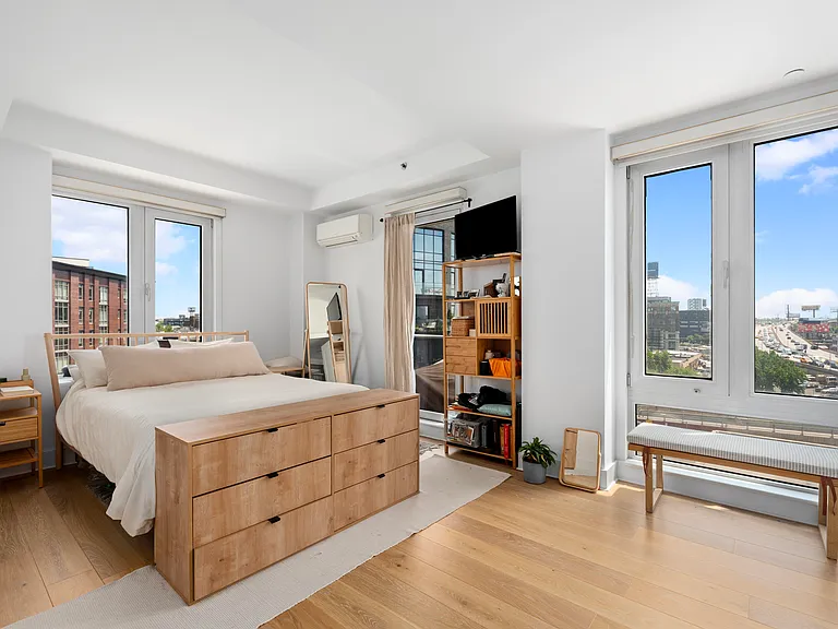 1050 Jackson Ave #7A — Photo 5