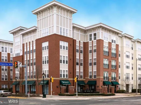 2665 Prosperity Ave APT 210, Fairfax, VA 22031