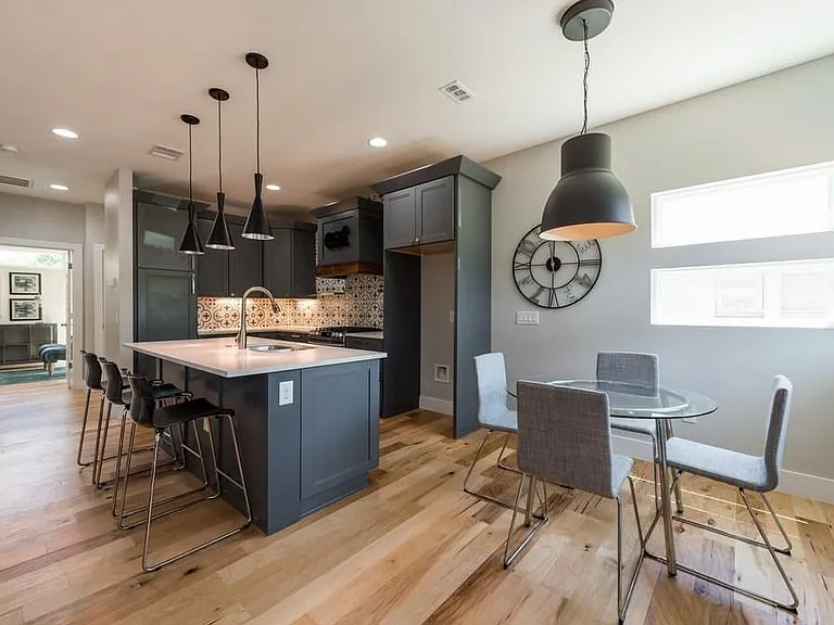 1179 Springdale Rd #B — Photo 2