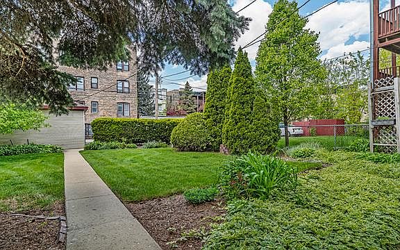 3rd image of 433 Wisconsin Ave #2