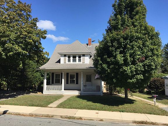 5th image of 36 Mayflower Dr