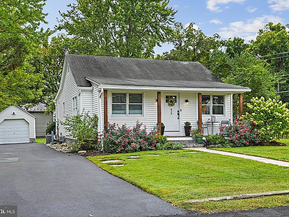3rd image of 639 Nash St