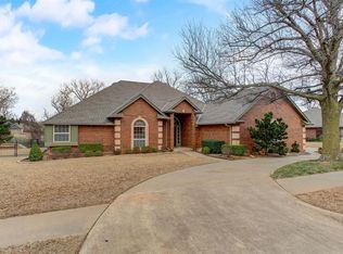 695 Kingsgate Rd, Yukon, OK 73099