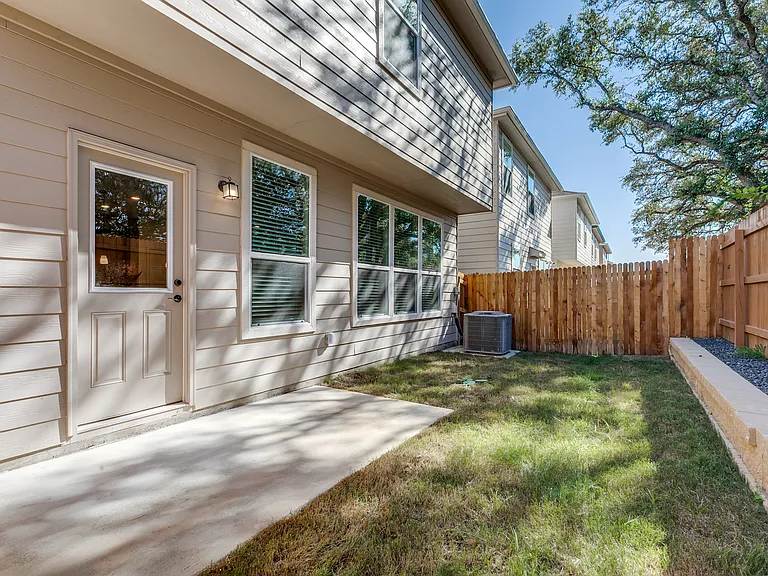 14839 Vance Jackson Rd #304 — Photo 3