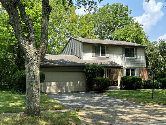 4th image of 916 Middlebury Dr N
