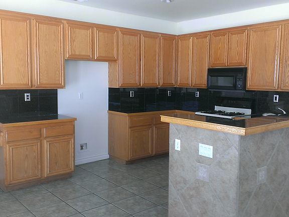 4th image of 38212 Augusta Dr