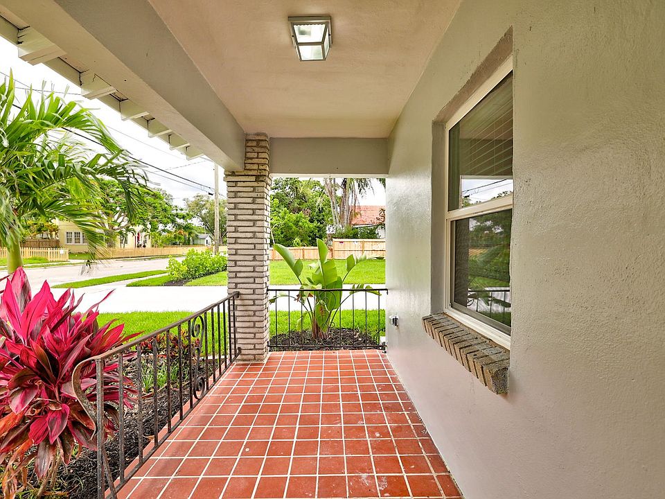 Completely remodeled quadruplex, with two duplex buildings and over