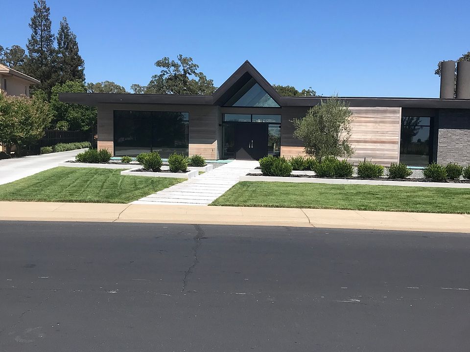 1st image of 788 Grandview Dr
