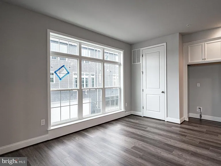3211 Concord Way — Photo 31