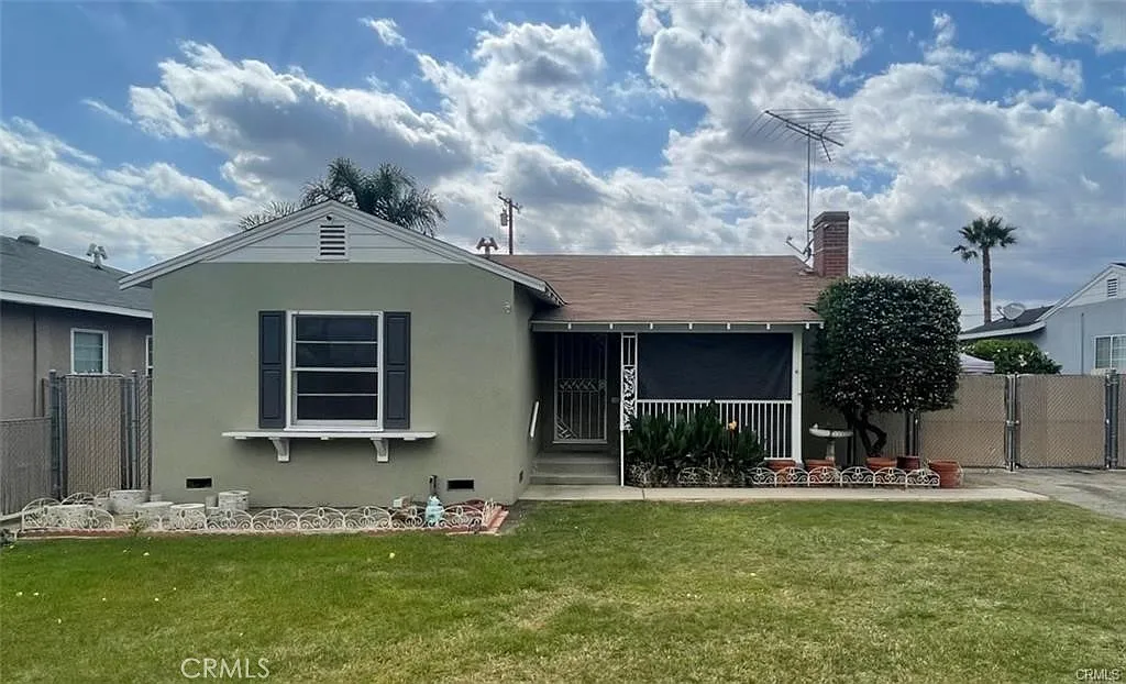3 bed, 1121 sqft, $2,900 — Photo 1