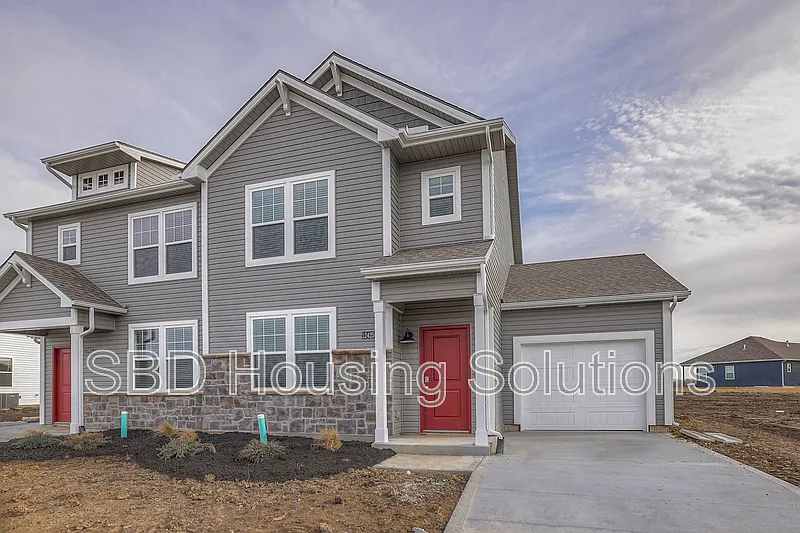 3 bed, 2.5 bath, $1,895 — Photo 1