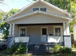 403 1/2 W Bissell St, Bloomington, IL