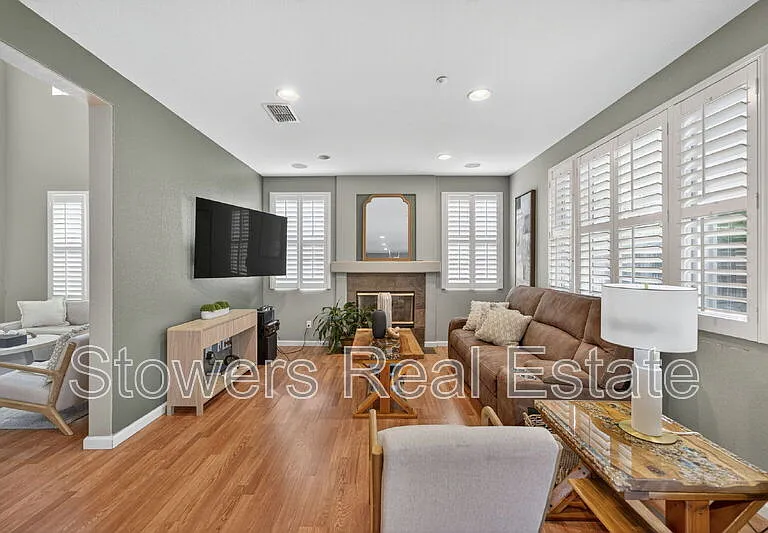 729 Copperfield Ct — Photo 8