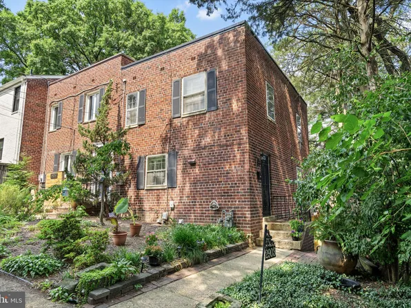 2903 Landover St, Alexandria, VA 22305