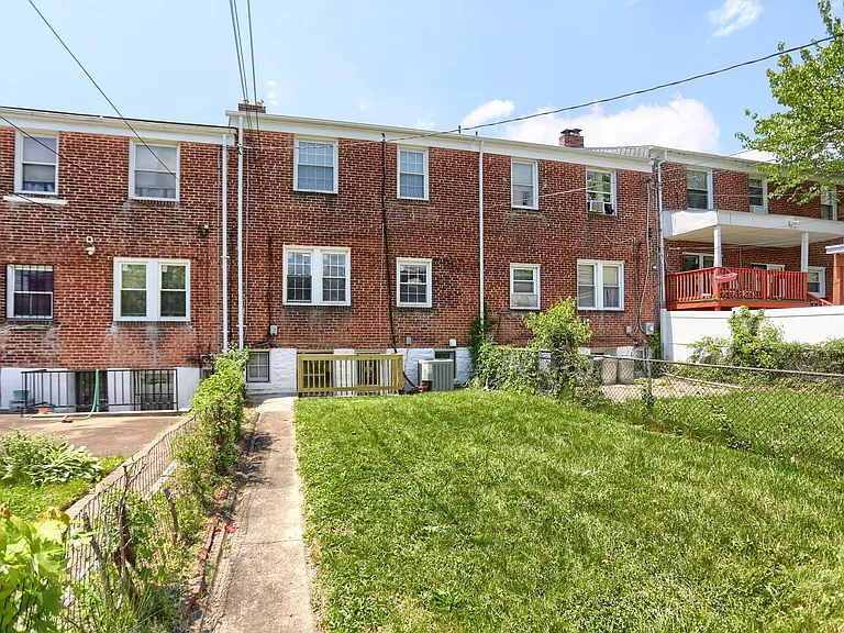 1323 N Kenwood Ave — Photo 23