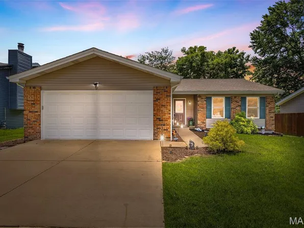 9 Southwinds Dr, Saint Peters, MO 63376