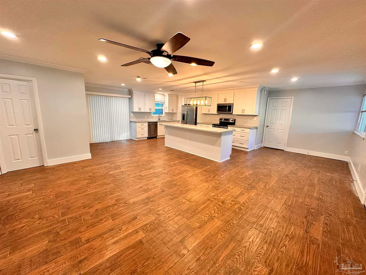 3 bed, 1404 sqft, $1,950 — Photo 3