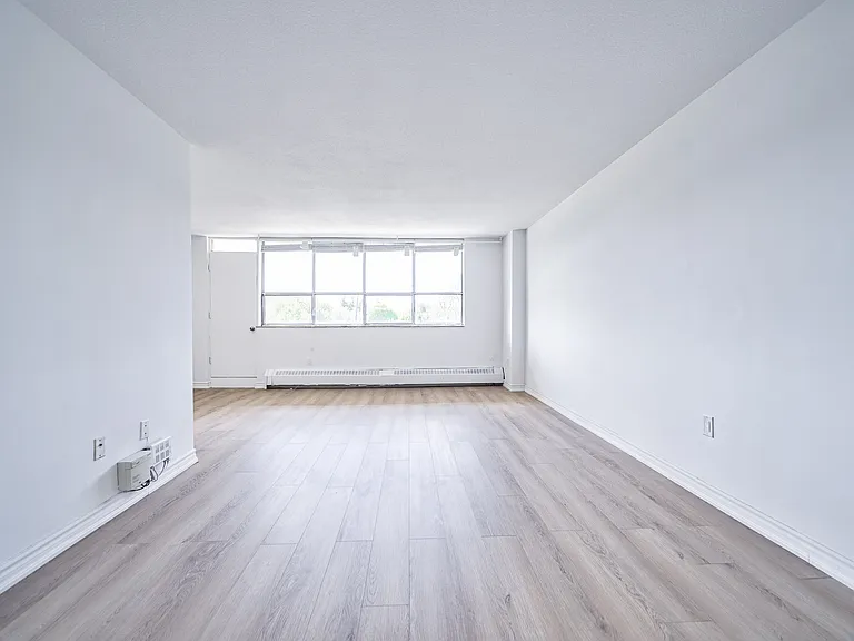 2000 Sheppard Ave W — Photo 5