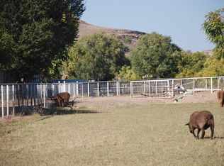 349 La Entrada Rd, Los Lunas, NM 87031