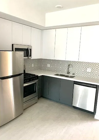 1612 Pleasant Ave #201 — Photo 3