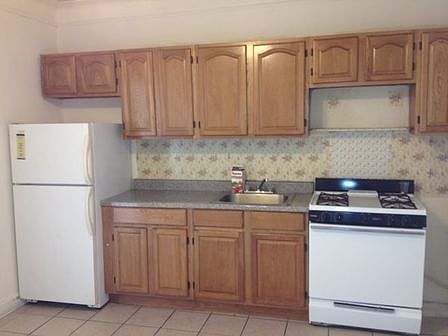 2nd image of 18241 Jamaica Ave