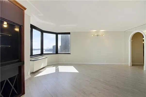 Rented by Weichert Manhattan Midtown | media 12