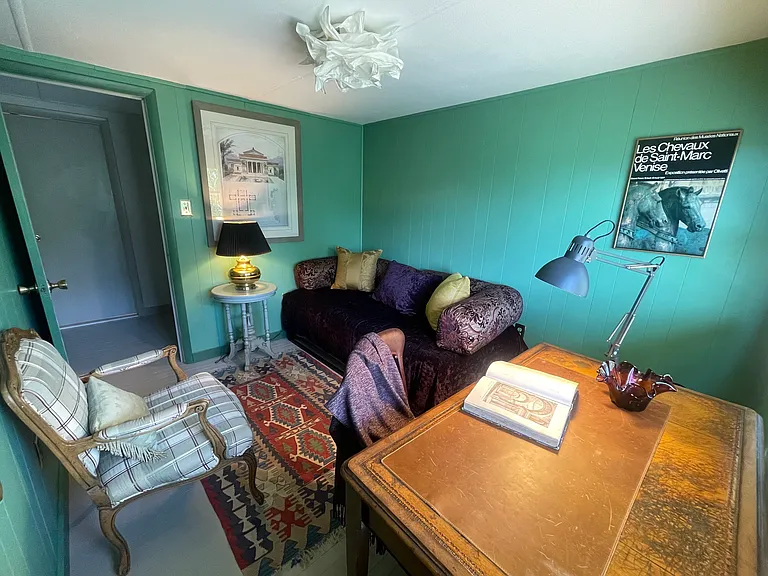 2nd bedroom/Study