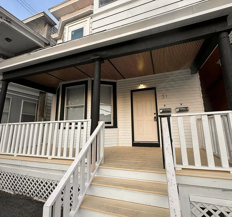 31 Bertha St #2