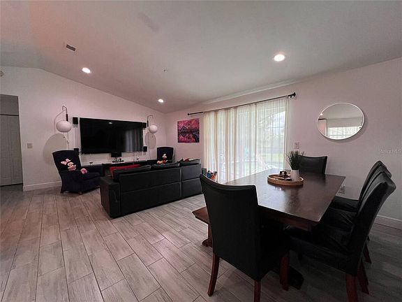 3rd image of 638 Baldwin Dr