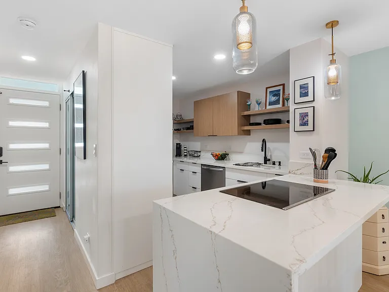 204 Kapahulu Ave #303 — Photo 8