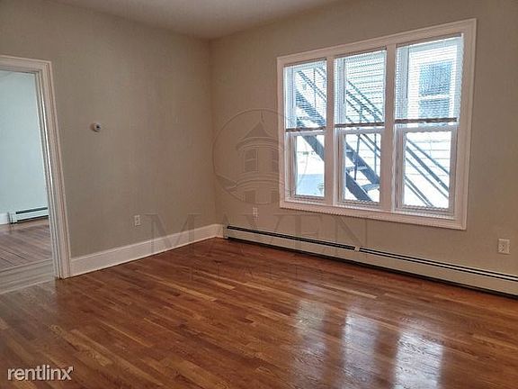 4th image of 8 Kenwood St