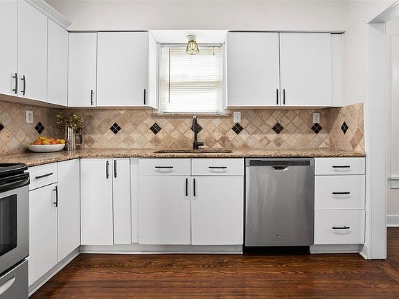 2nd image of 5413 Pershing Ave