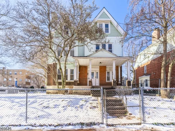 95 Hollywood Ave, East Orange City, NJ 07018
