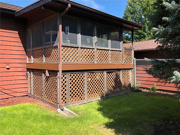 4th image of 214 W Veterans Dr