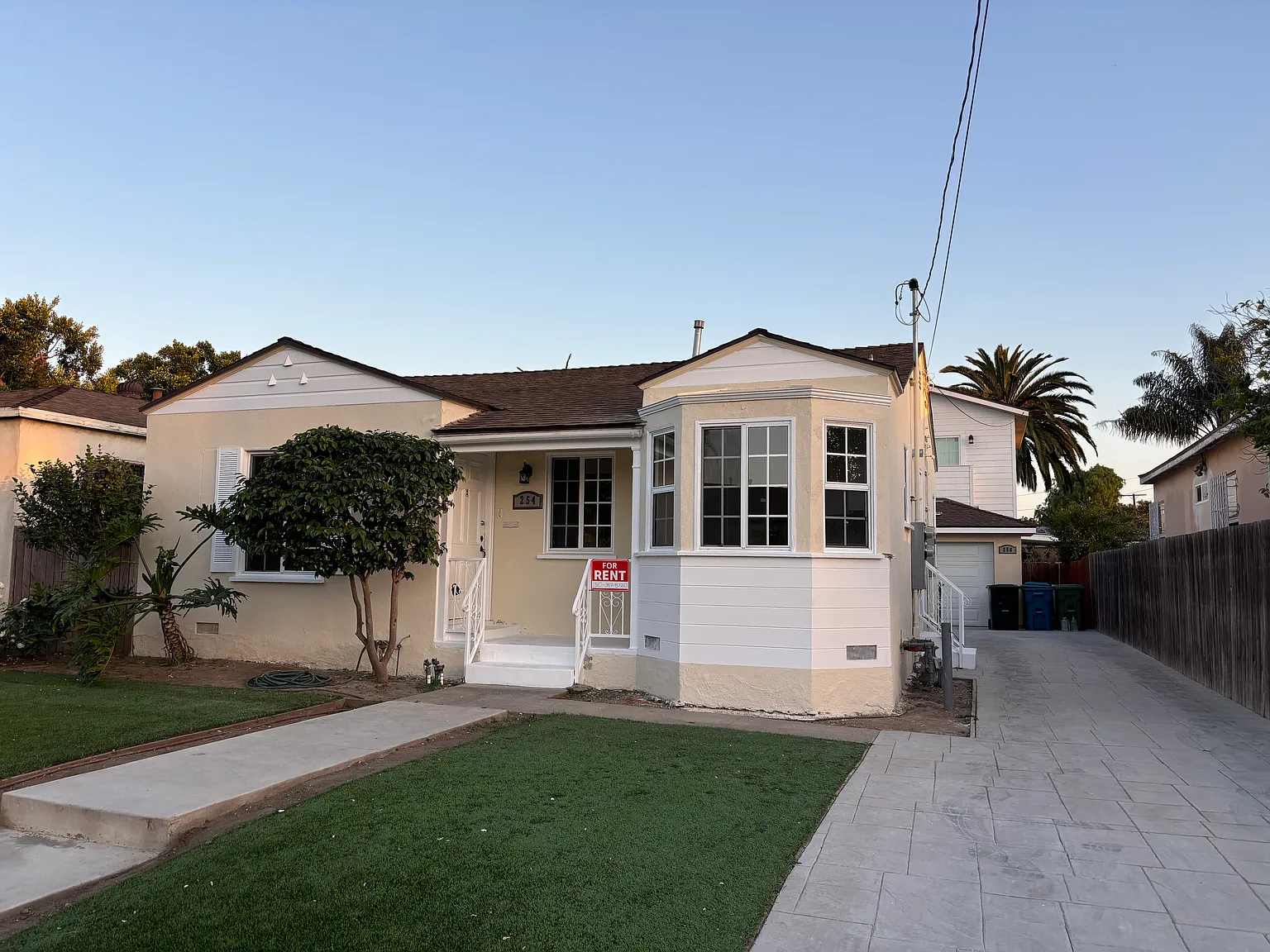 3 bed, 1135 sqft, $3,400 — Photo 2