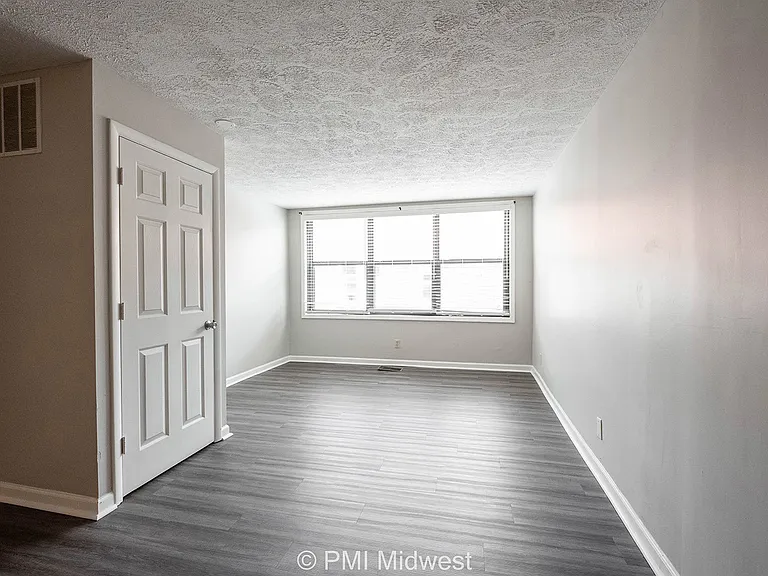 3736 N Meridian St — Photo 31