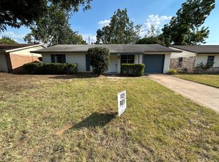 2300 Meadow Crst, Irving, TX 75060