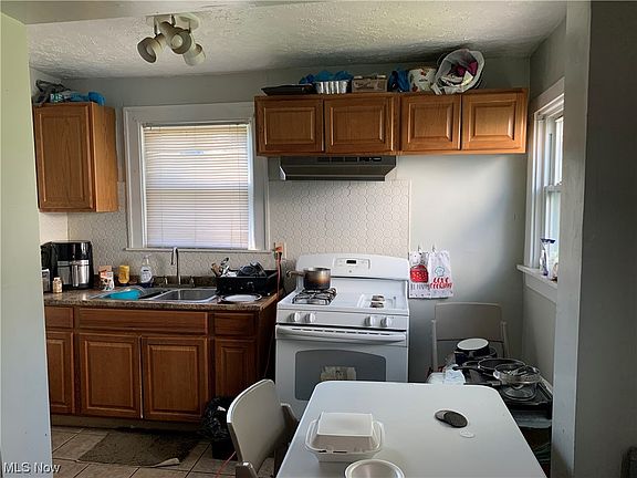 3rd image of 13208 Alvin Ave