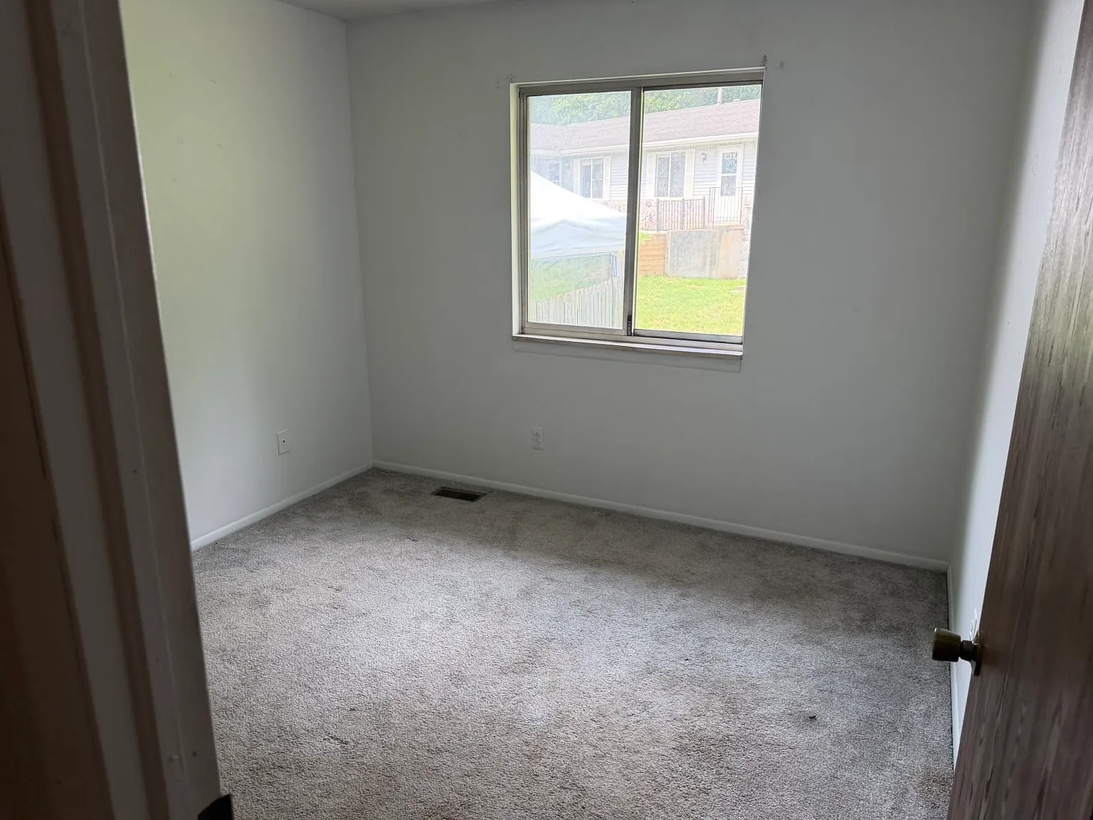 4 bed, 1600 sqft, $2,100 — Photo 3