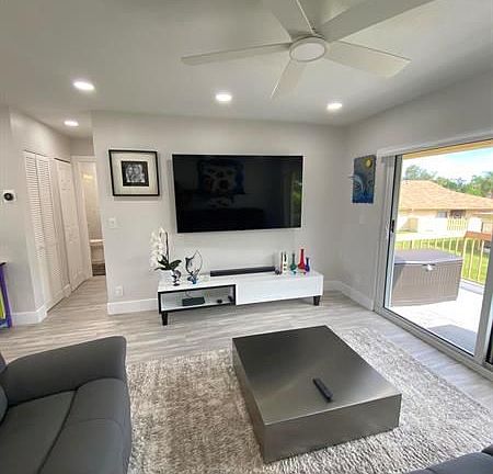 5th image of 13454 Sabal Palm Ct APT C