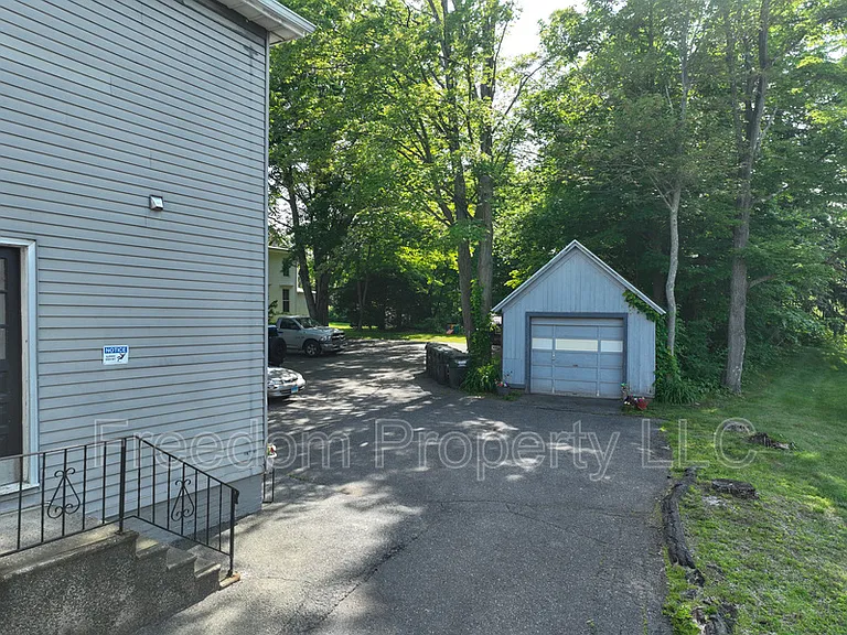 242 N Main St — Photo 21