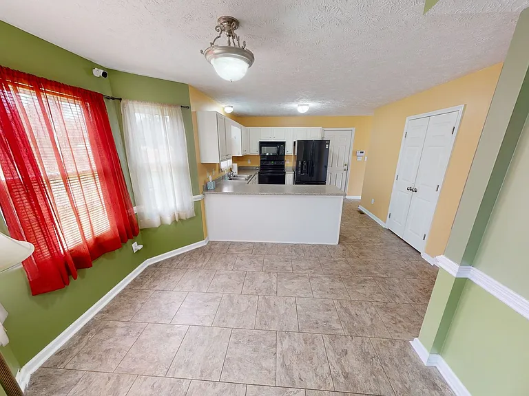 2438 Larwood Dr — Photo 12