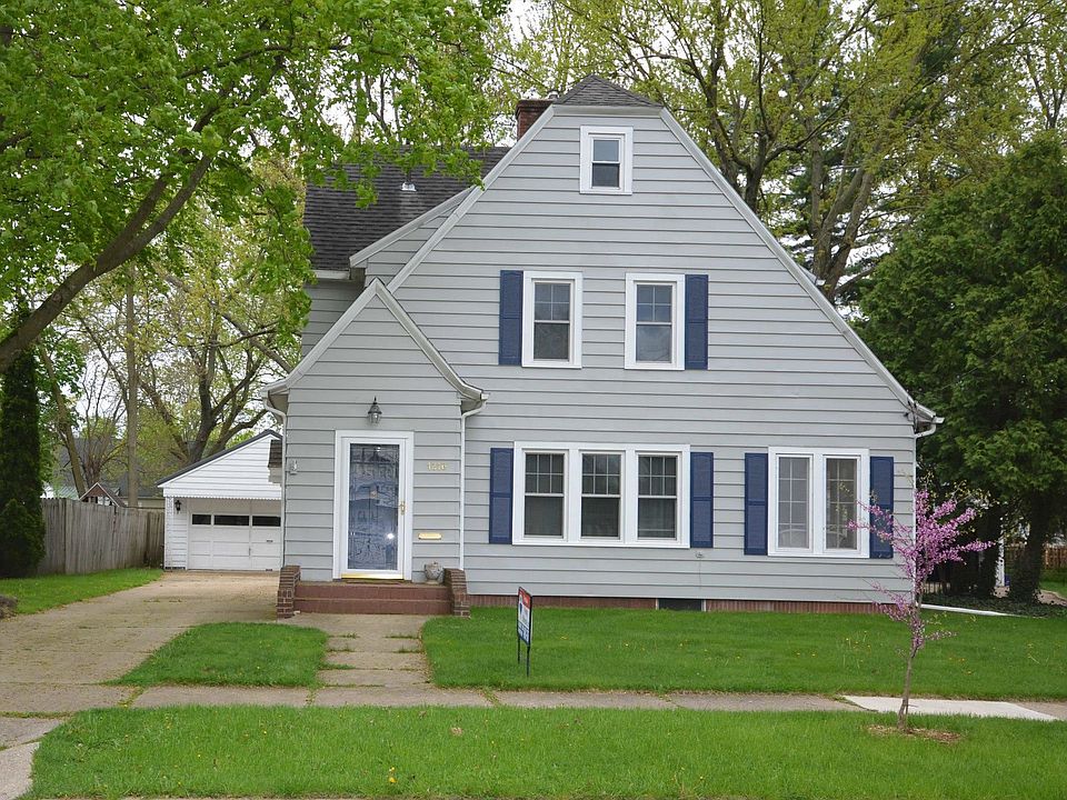 1st image of 1216 Roseland Ave