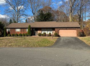 96 Round Hill Rd, Naugatuck, CT 06770